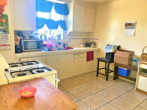 2630 L St, Bakersfield CA 93304-3045 exterior