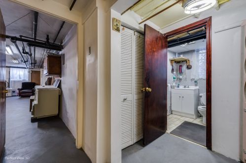 5755 Washtenaw Ave, Chicago IL 60659-3912 exterior