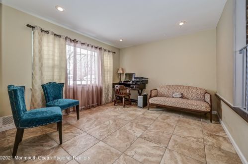 4 Cheryl Dr, Oakhurst NJ  07755-1223 exterior