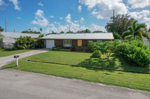 1786 Minorca Ave, Fort Pierce FL  34952-4913 exterior