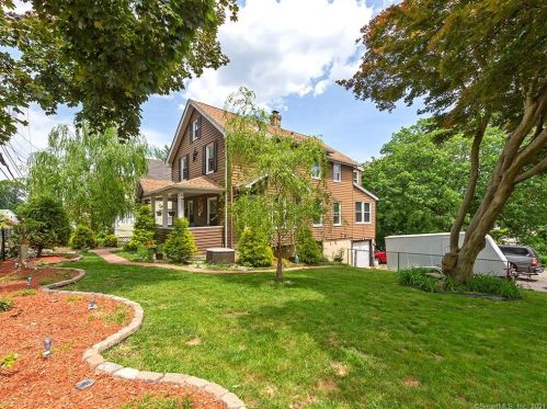 5 Commonwealth Ave, New Britain CT  06053-2913 exterior