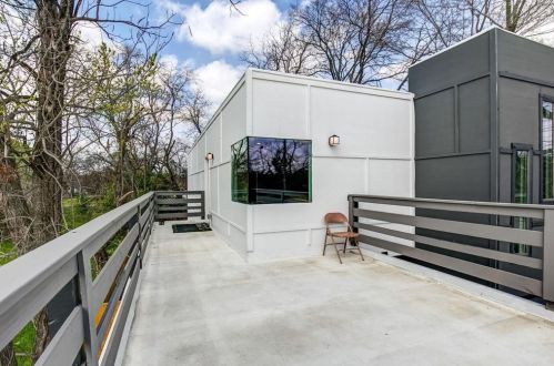 2403 Gdn Dr, Dallas TX 75215-4546 exterior