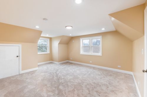 5009 Lavergne Ave, Chicago IL 60638-5831 exterior