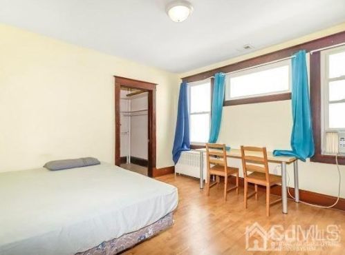 117 Nichol Ave, New Brunswick NJ 08901-2833 exterior