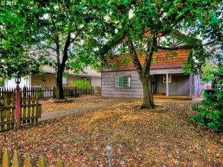 6641 Knight St, Portland, OR 97206-5926