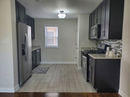 8733 East End Ave, Chicago IL  60617-2734 exterior