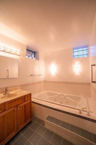 3034 Shadeland Ave, Pittsburgh PA 15212-2571 exterior