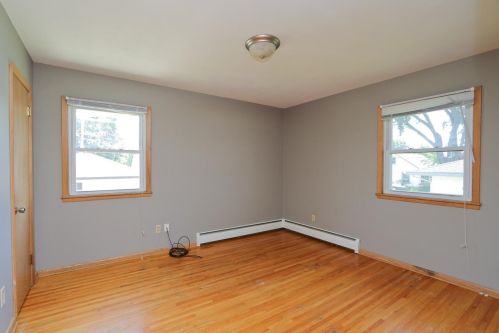 156 Spruce St, South Saint Paul MN 55075-3443 exterior