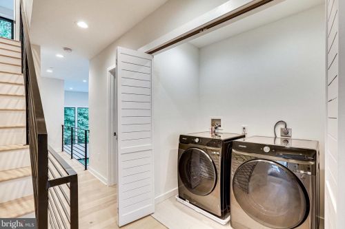 4913 Sherier Pl, Washington DC  20016-3319 exterior