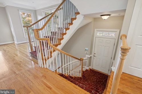 1320 Lessard Ln, Mc Lean VA  22101-3630 exterior