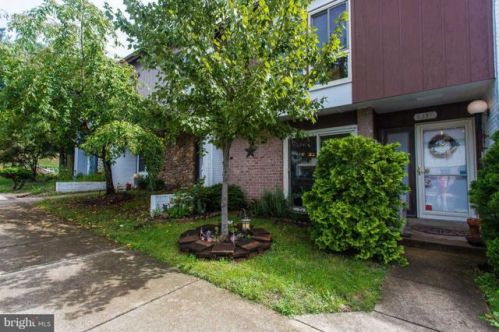 6334 Rockshire St, Alexandria VA  22315-3404 exterior