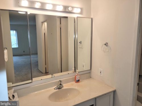 8360 Greensboro Dr, Mc Lean VA 22102-3511 exterior