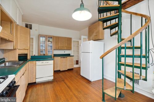 7312 Bryan St, Philadelphia PA  19119-1634 exterior