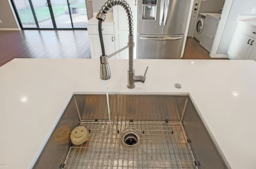 2928 18 Ave, Phoenix AZ 85015-5247 exterior