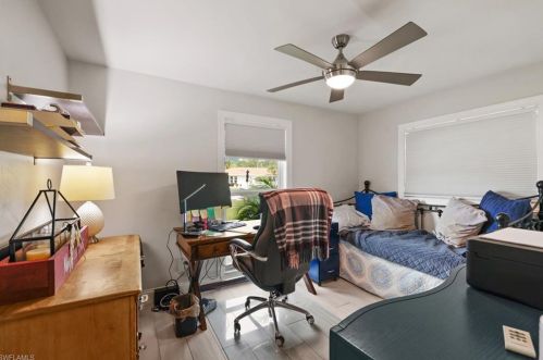 124 Willowick Dr, Naples FL 34110-1361 exterior