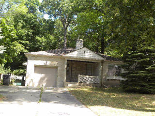 624 119th St, Milwaukee, WI 53226-3623