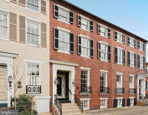 208 Pitt St, Alexandria VA  22314-3742 exterior