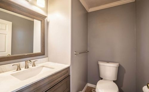 8536 Cedar St, Bellflower CA 90706-6515 exterior