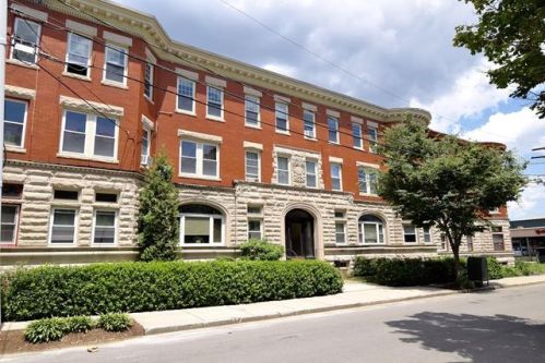 7 Verndale St, Brookline MA  02446-2415 exterior