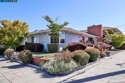 1161 Camelia St, Berkeley, CA 94702-1040