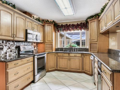 12607 51 St, Tampa FL 33619-1418 exterior