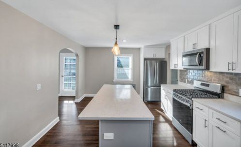 25 Morgan Ln, Bridgewater NJ 08807-3007 exterior