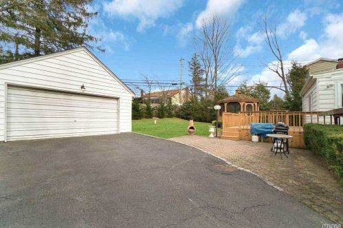 11 Elder Dr, Commack NY 11725-2331 exterior