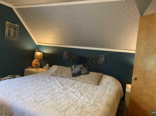 31 8 St, Duluth MN 55805-1344 exterior