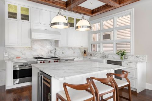 1131 Lill Ave, Chicago IL 60614-2296 exterior