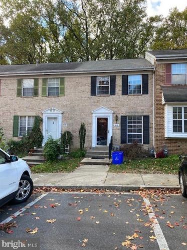 9030 Pickwick Village Ter, Silver Spring MD  20901-3882 exterior