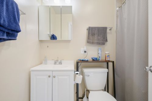 1702 Wolcott Ave, Chicago IL 60636-2126 exterior