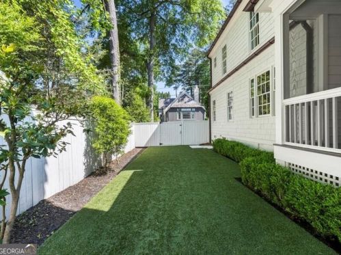 2312 Montview Dr, Atlanta GA 30305-4071 exterior