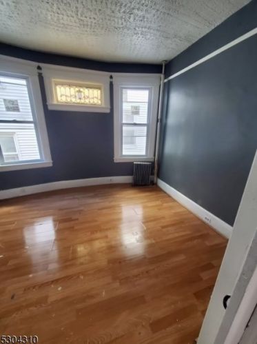 21 Cedar Ave, Newark, NJ 07106-1207