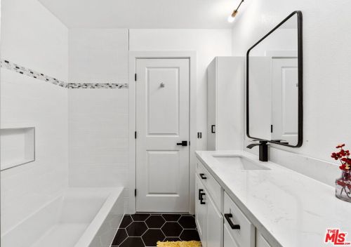 1837 Las Lanas Ln, Fullerton CA  92833-1814 exterior