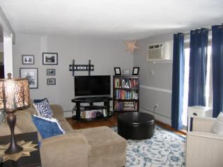 132 English Village Rd, Manchester, NH 03102-2471