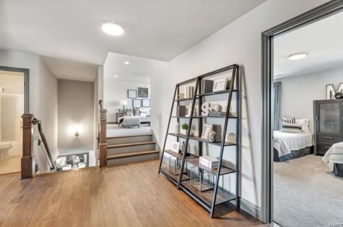 1305 Fawnvalley Dr, Saint Louis MO 63131-4221 exterior