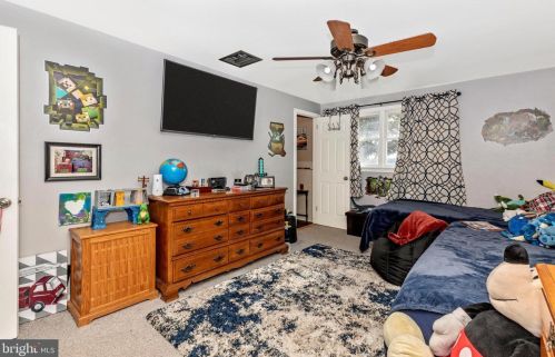 265 Old State Rd, Limerick PA 19468-3214 exterior