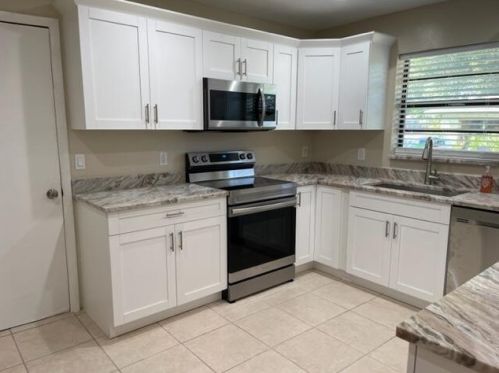 513 Sagamore Ter, Fort Pierce FL  34983-8666 exterior