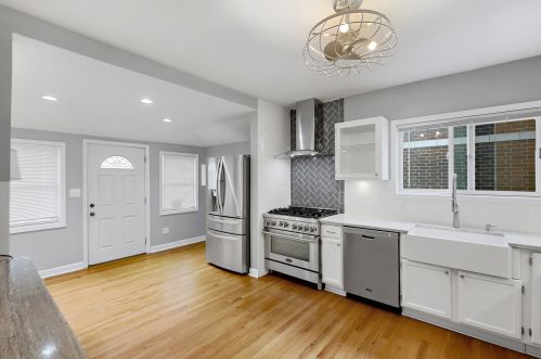 4744 Laramie Ave, Chicago IL 60803-6818 exterior