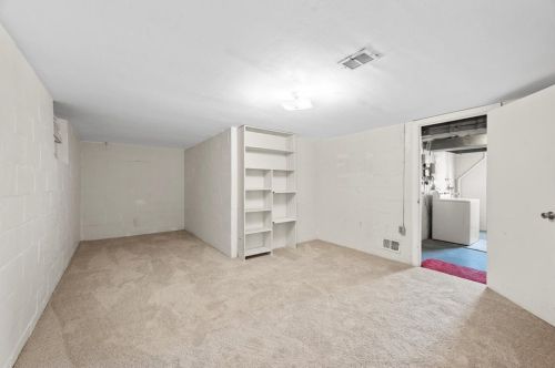 60 Chapel Dr, Pittsburgh PA  15237-2518 exterior