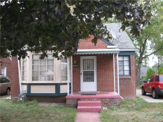 18424 Whitcomb St, Detroit, MI 48235-2842