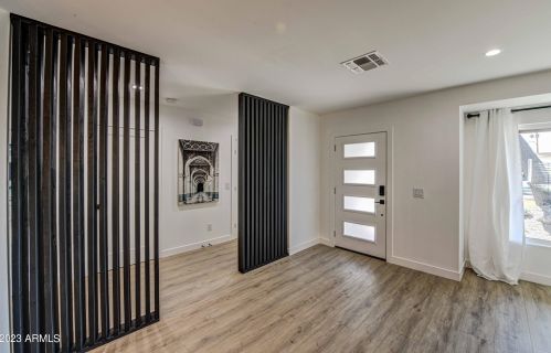 4043 44th Pl, Phoenix AZ  85018-5401 exterior