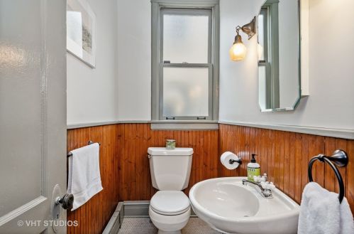 5321 Magnolia Ave, Chicago IL 60640-2205 exterior