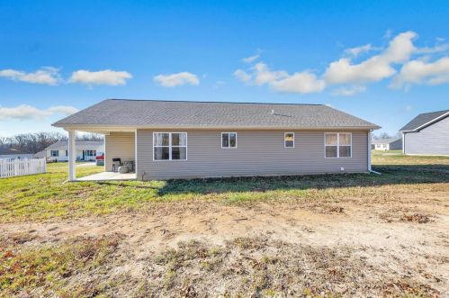 250 Village Circle Dr, Winfield MO 63389-2051 exterior