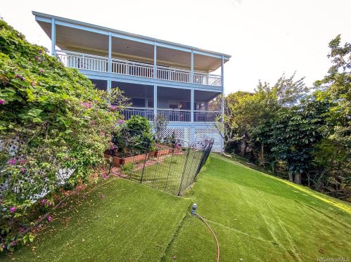 1994 Alaeloa St, Honolulu HI 96821-1021 exterior