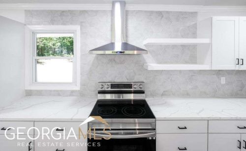 2772 Dearwood Dr, Atlanta GA 30315-8913 exterior