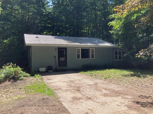 7555 15 Mile Rd, Marion, MI 49665-8338