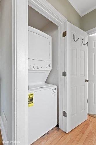 2911 Arthur Ave, Chicago IL  60645-4204 exterior