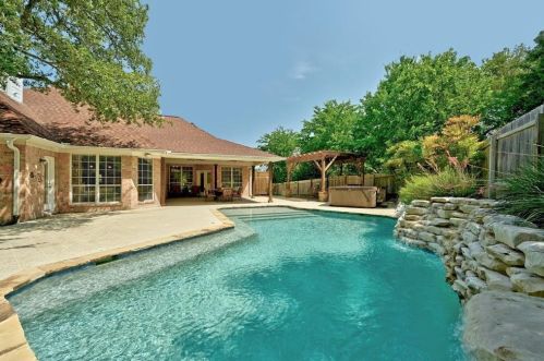 10204 Eclipse Ln, Austin TX 78739-1707 exterior