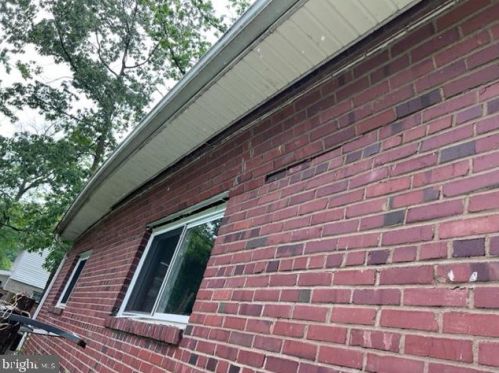 2824 James Dr, Alexandria VA 22303-1338 exterior